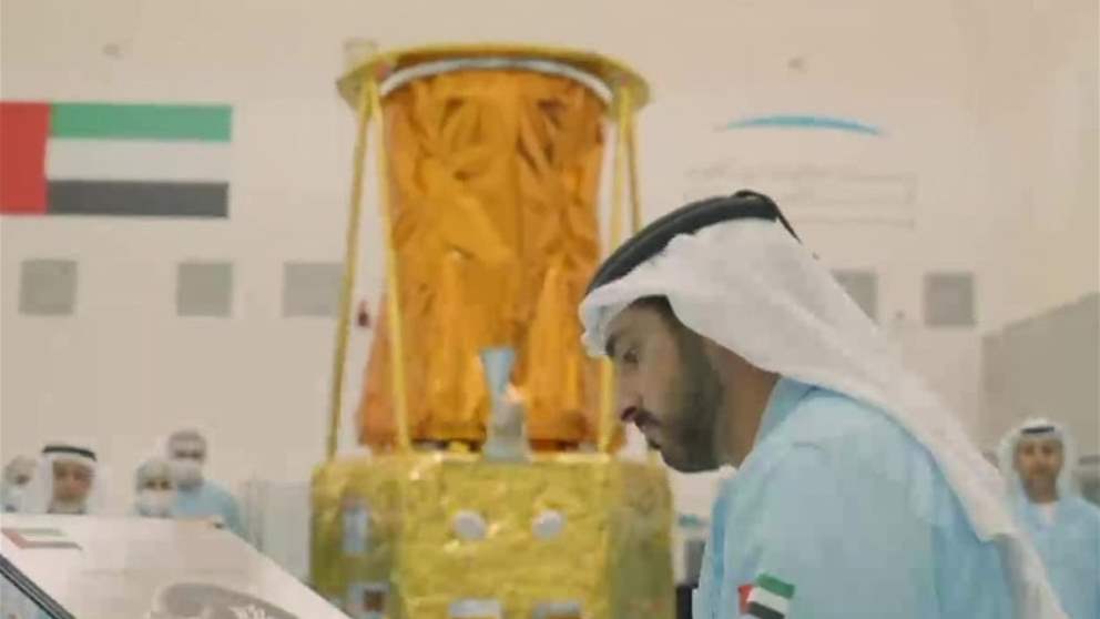 حمدان بن محمد يعتمد إطلاق القمر الاصطناعي "محمد بن زايد سات" في اكتوبر المقبل