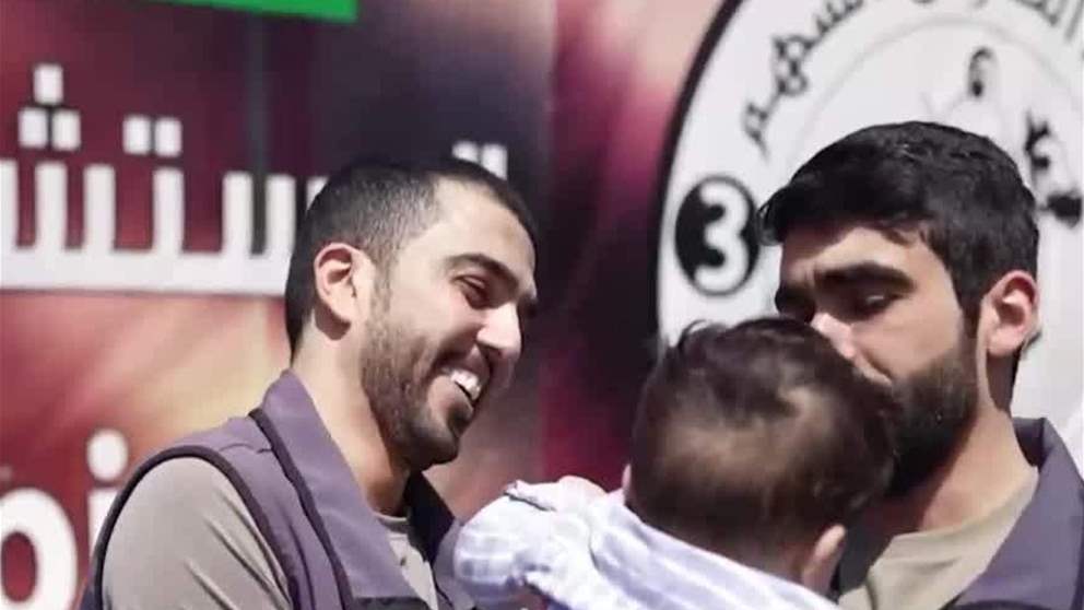 مرضى وجرحى غزة يهنؤن الفريق الطبي بالمستشفى الميداني الاماراتي بعيد الفطر ويشكرون جهودهم