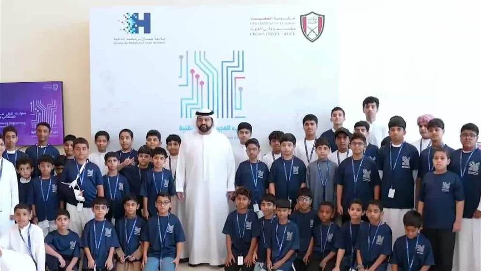 محمد الشرقي يزور مجمّع زايد التعليمي بالإمارة ويطّلع على سير برنامج "نشء الفجيرة: روّاد التقنية"