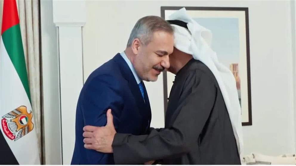 رئيس الدولة يستقبل وزير الخارجية التركي