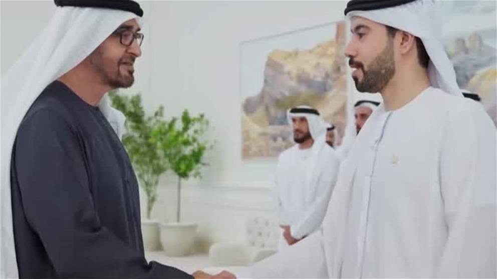 رئيس الدولة يستقبل وفد دائرة التمكين الحكومي والفائزين بالدورة الاولى من جائزة ابو ظبي لتجربة متعاملين بلا جهد التي تنظمها الدائرة