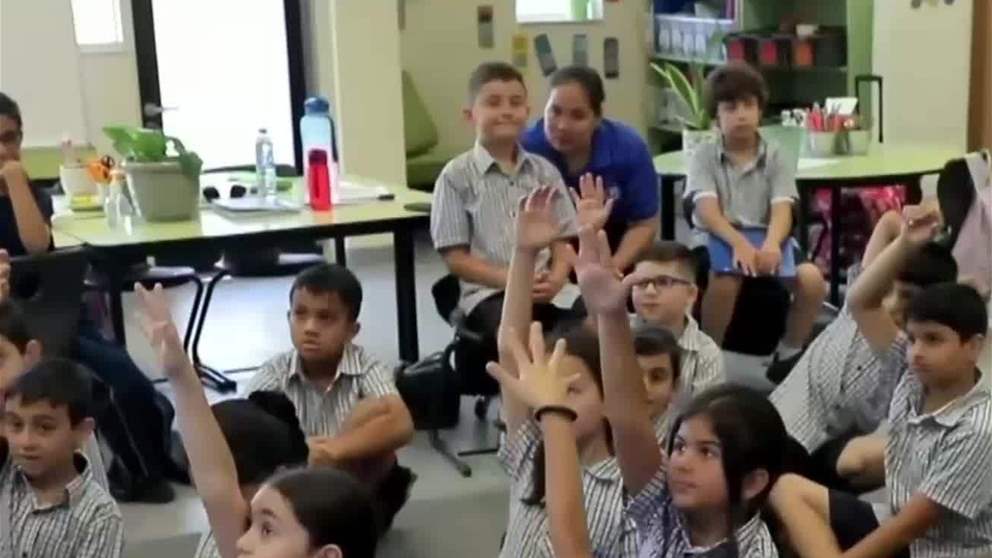 الامارات تدرج مادة الذكاء الاصطناعي في مناهج التعليم