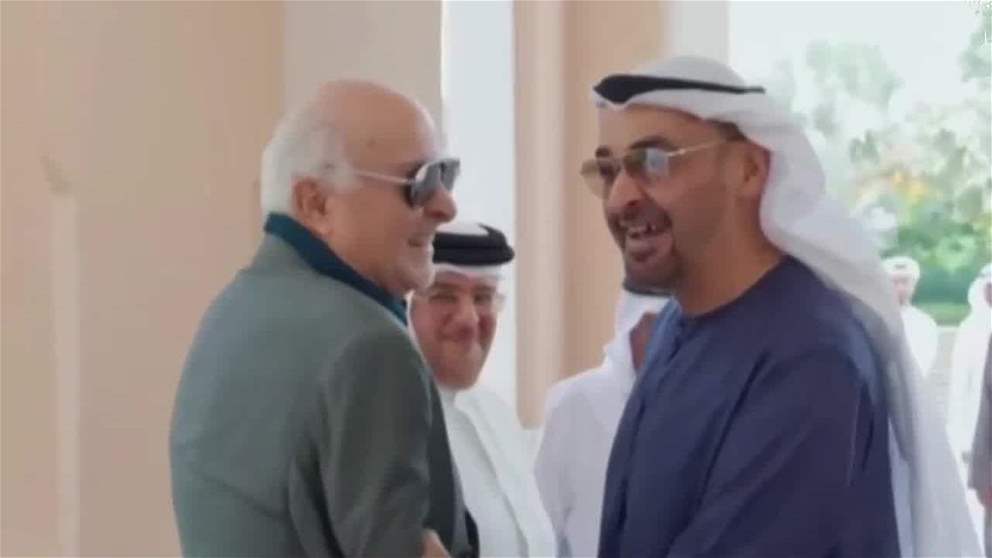 رئيس الدولة يزور ملك البحرين في مقر إقامته في أبوظبي