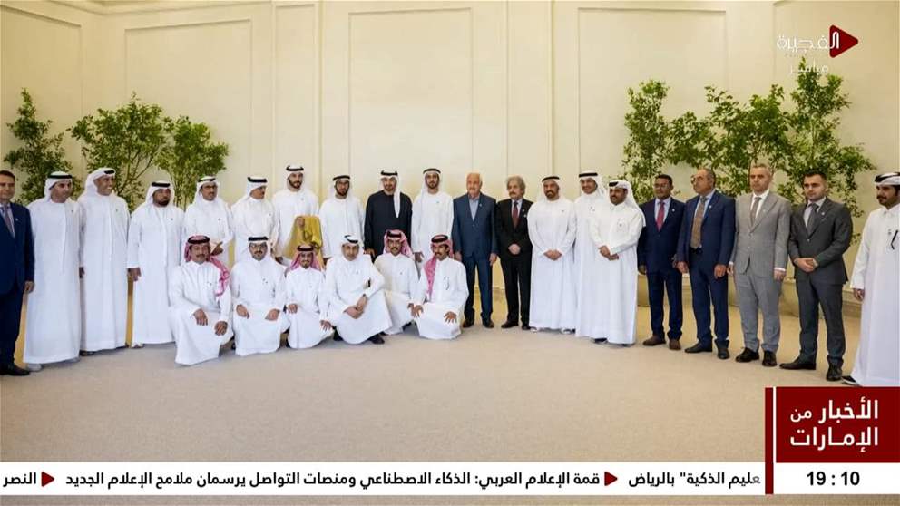 رئيس الدولة يستقبل الفائزين في مسابقات "أمير الشعراء" و"شاعر المليون" و"المنكوس" ولجان تحكيمها
