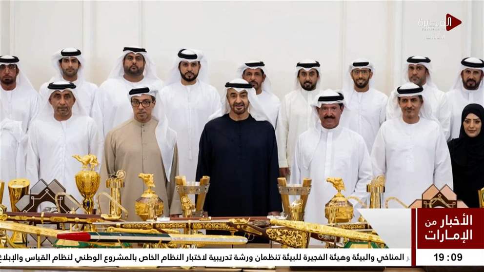 رئيس الدولة يستقبل فريق هجن الرئاسة
