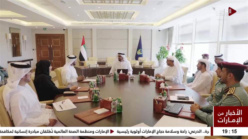 سيف بن زايد يطلع على عدد من مبادرات وتشريعات مجلس جودة الحياة الرقمية