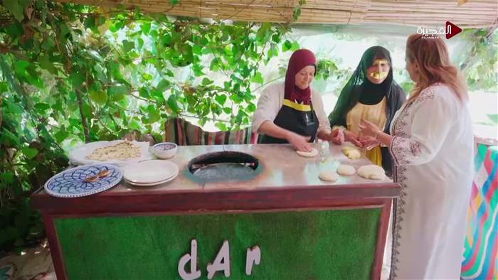 سَفْرة وسُفْرة
