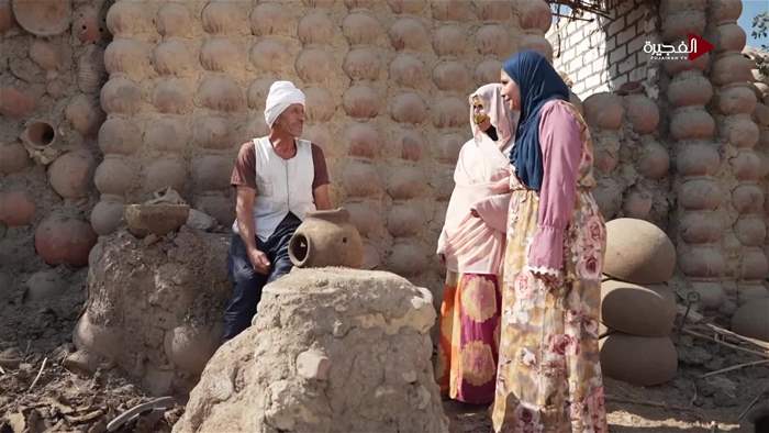 سَفْرة وسُفْرة