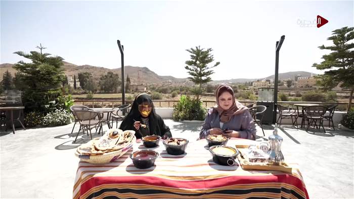 سَفْرة وسُفْرة