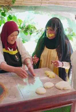 سَفْرة وسُفْرة