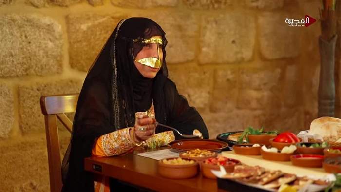 سَفْرة وسُفْرة