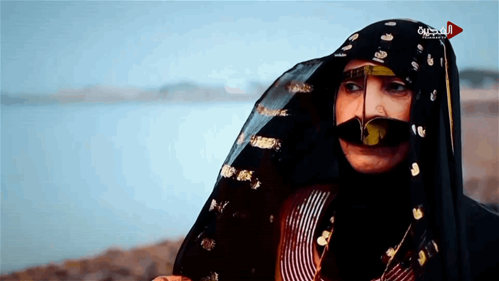 سَفْرة وسُفْرة